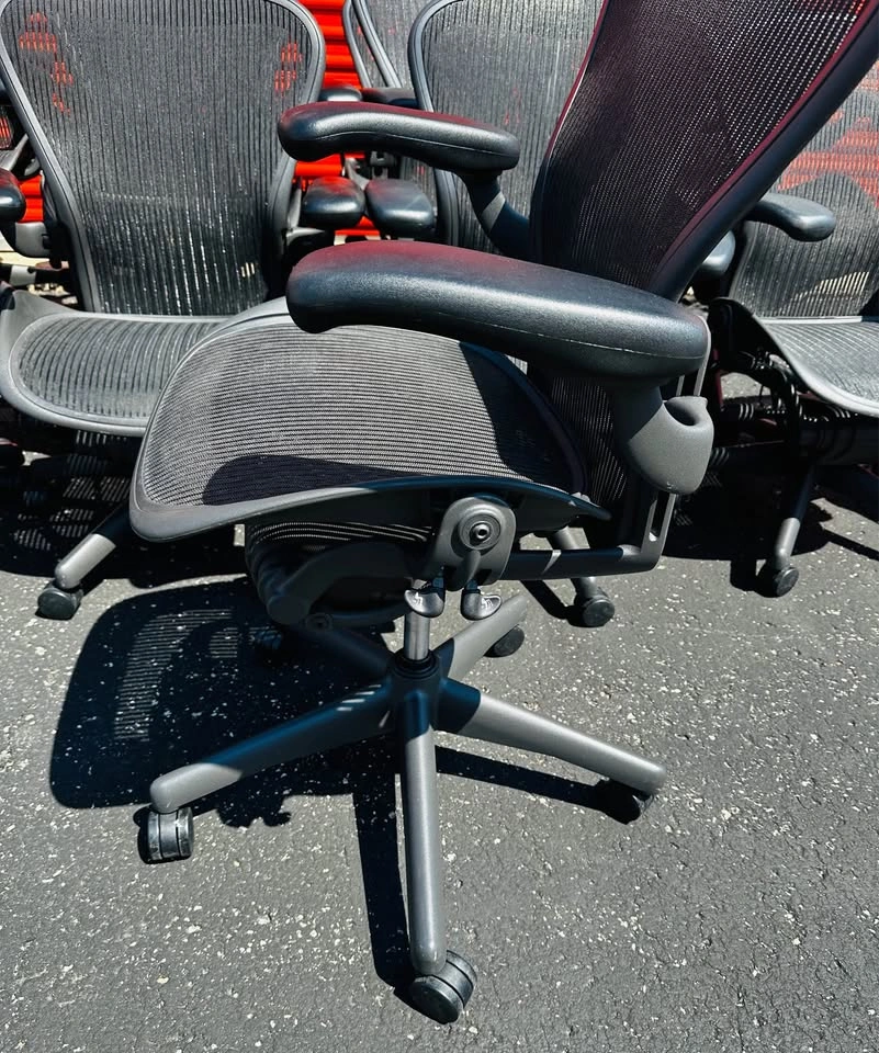 Herman Miller Aeron Office Chairs - Size B (Fully Loaded) - photo 5