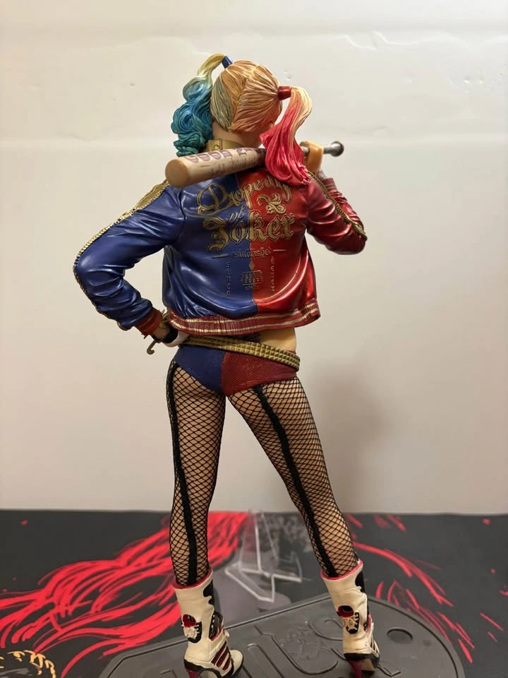 DC Collectible Harley Quinn Suicide Squad 12.5— Statue (No Box) - photo 4