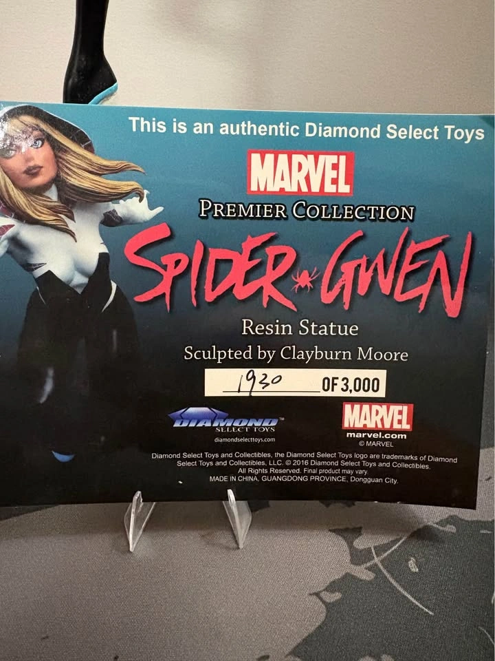 Marvel Premier Collection Spider-Gwen Statue #1930/3000 - Diamon - photo 3