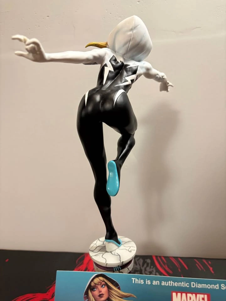 Marvel Premier Collection Spider-Gwen Statue #1930/3000 - Diamon - photo 4