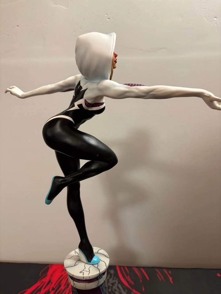 Marvel Premier Collection Spider-Gwen Statue #1930/3000 - Diamon - photo 5