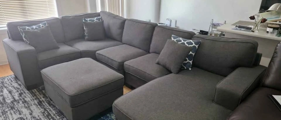 Sectional Couch - photo 3