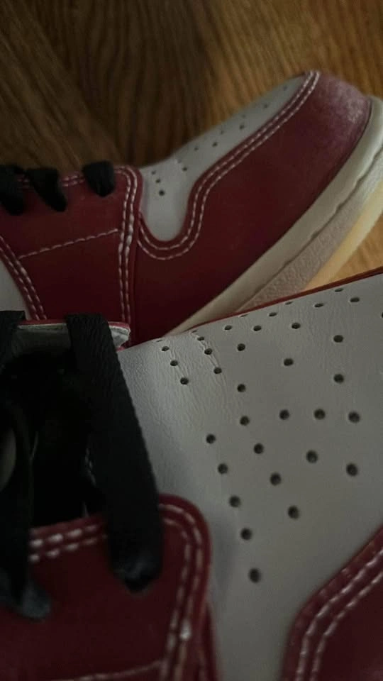Air Jordan 1 High Trophy Room - photo 2
