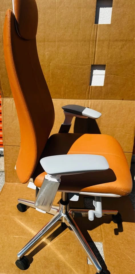 Haworth Fern Office Chair (Leather) Like New - photo 5