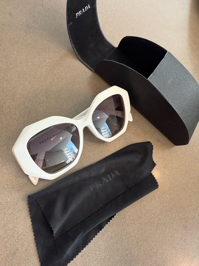 PRADA PR 16WS WHITE SUNGLASSES NEVER WORN