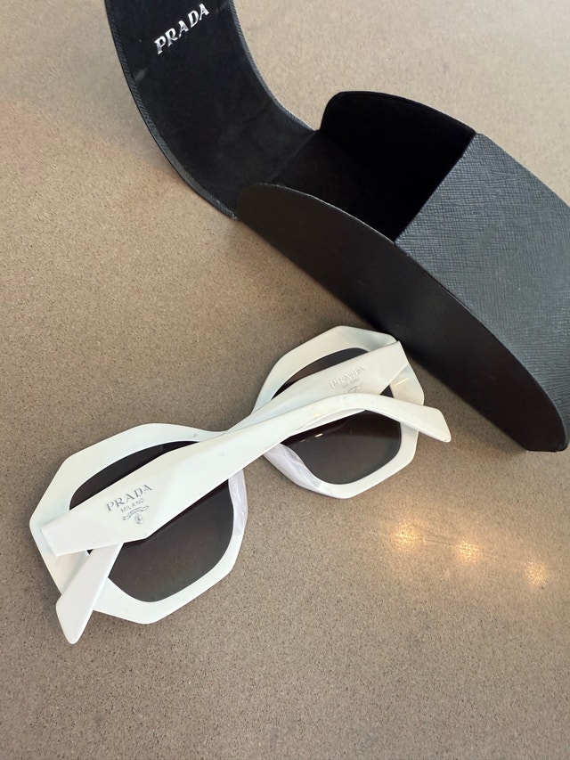PRADA PR 16WS WHITE SUNGLASSES NEVER WORN - photo 3