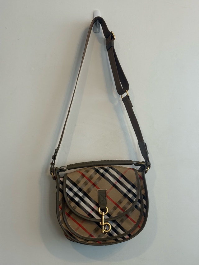 Small B Clip Messenger Bag beige