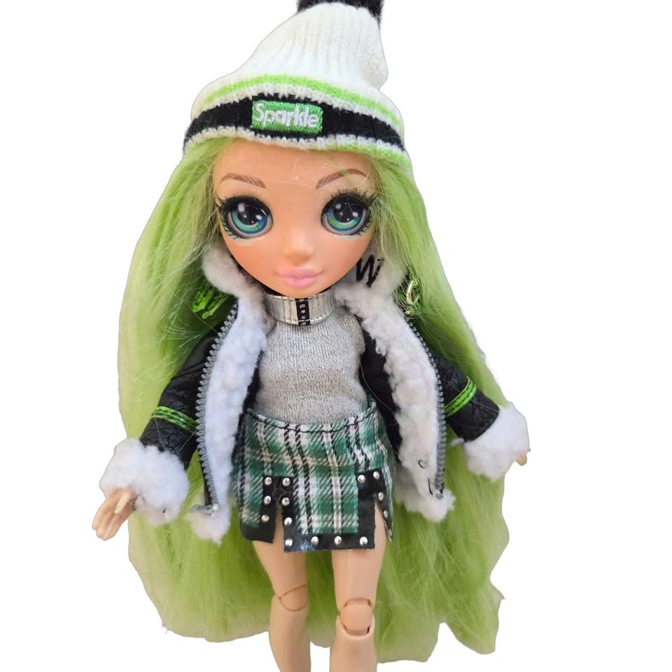 Rainbow High Winter Break Jade Hunter Fashion Doll 💚❄️ - photo 2