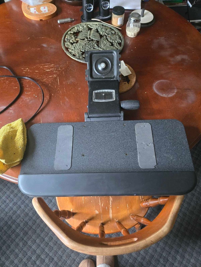 Mounts under desk to tuck keyboard away