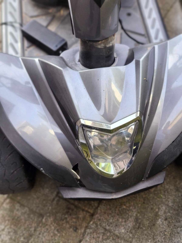 Cobra GT4 Mobility Scooter - photo 2