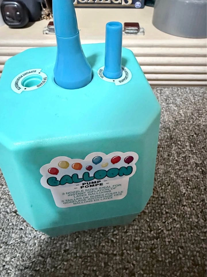 Teal Balloon Pump with 3 Nozzle Sizes
