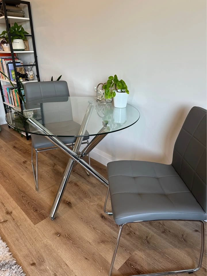 Glass table & two chairs - photo 2