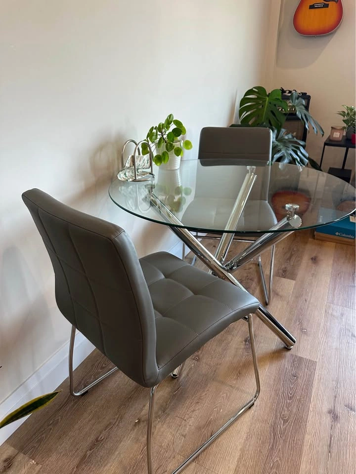 Glass table & two chairs - photo 3