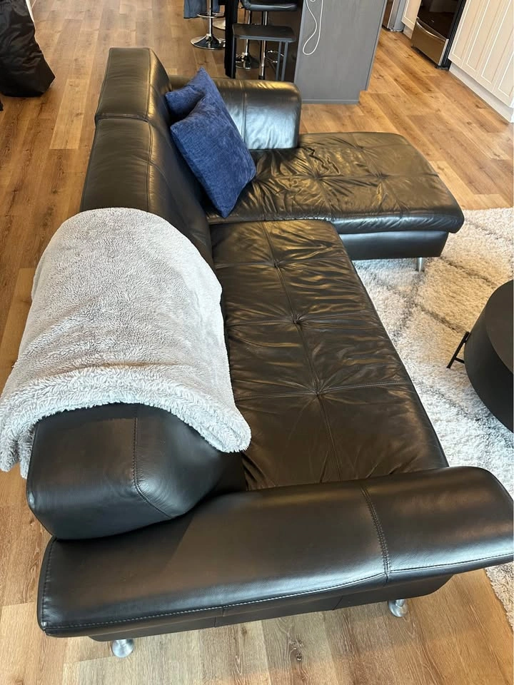 Black Leather Sectional Couch - photo 4