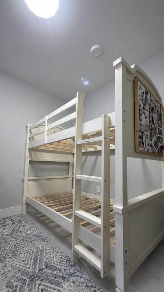 Twin Bed Set (Bunk Beds) - photo 2