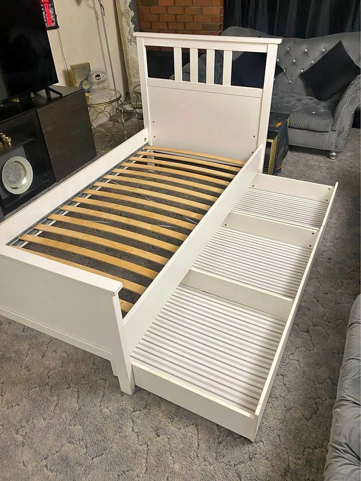 Hemnes day bed with storage drawers