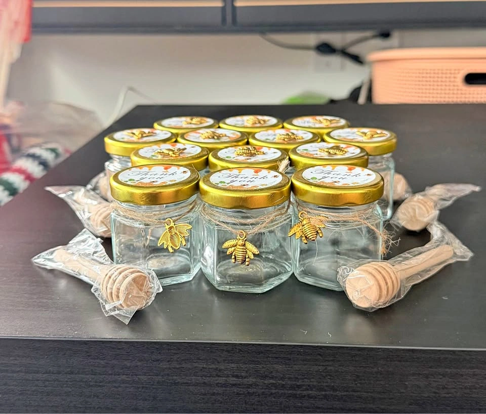 13 Bee-themed Thank You Containers