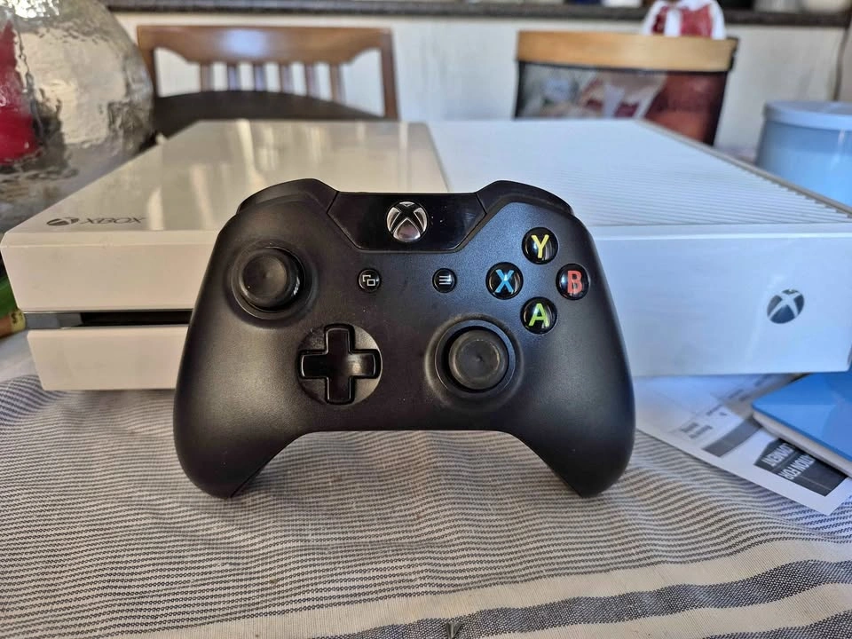Xbox One (Cosmetically Flawed)