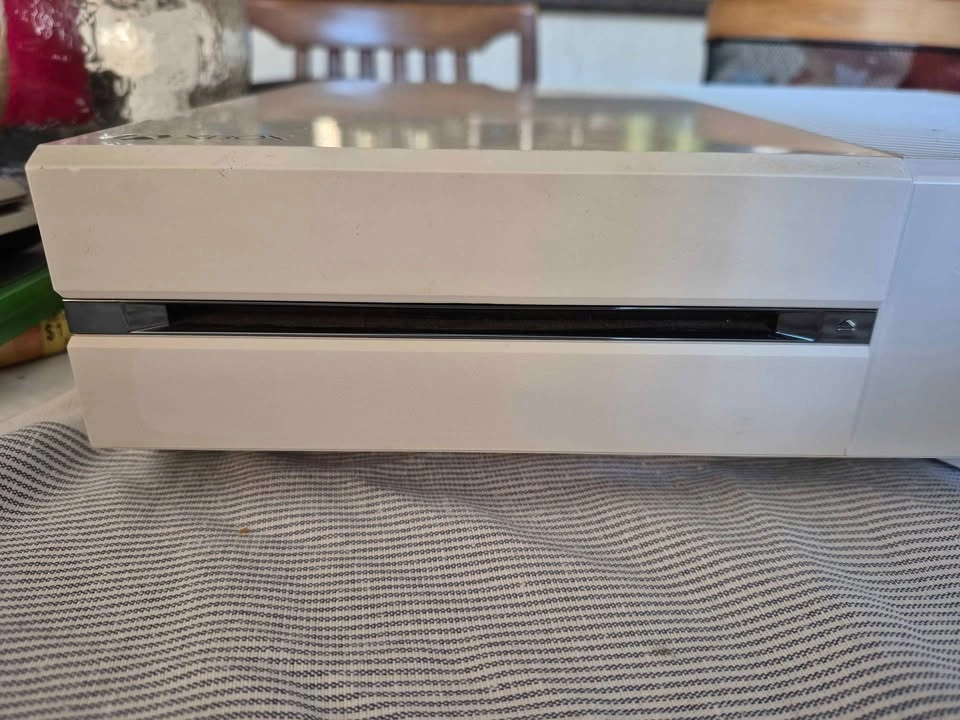 Xbox One (Cosmetically Flawed) - photo 3