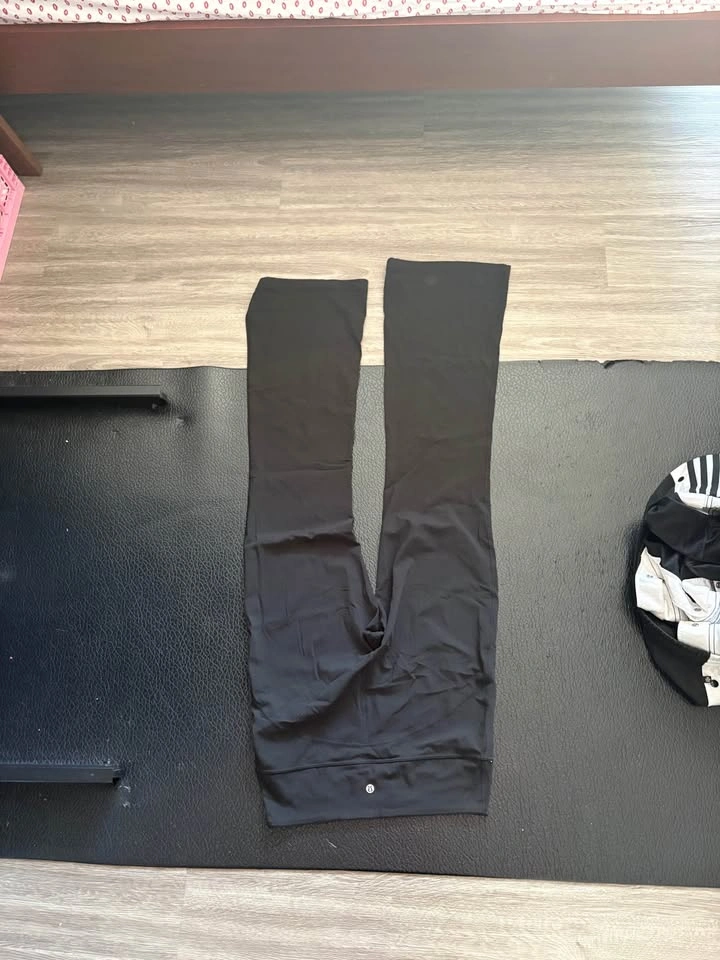 Lululemon Flare Leggings - photo 2