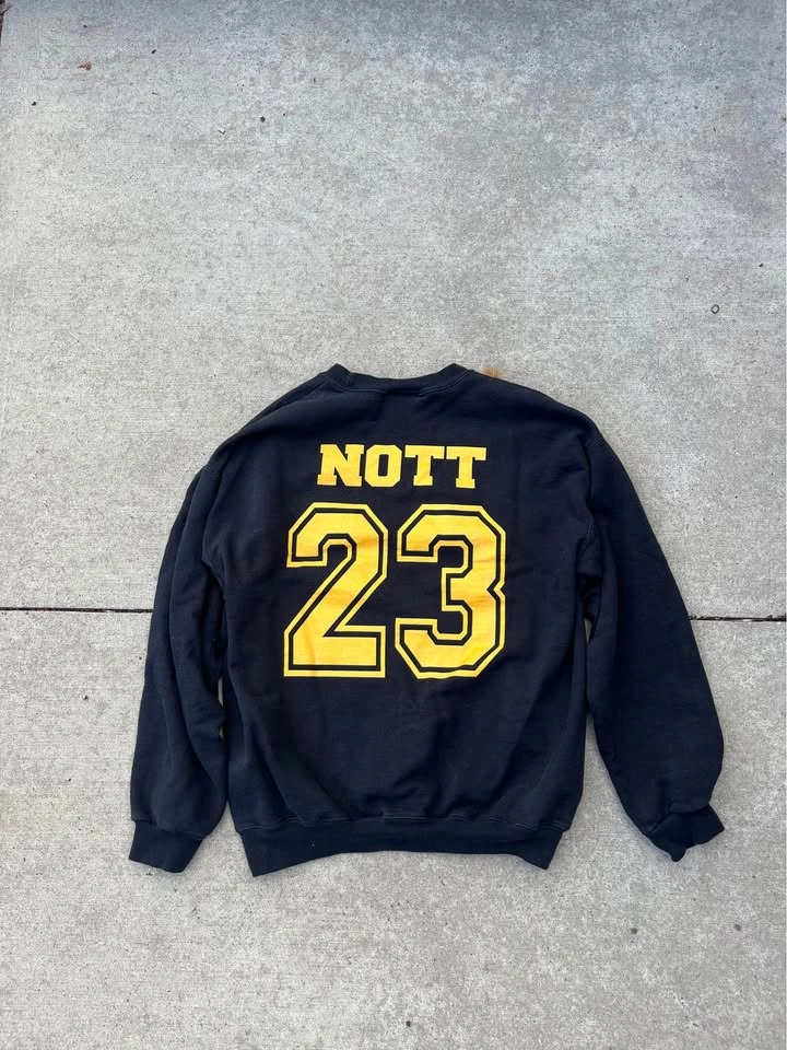 Late 80s-Early 90s Hufflepuff Quidditch Crewneck - photo 2