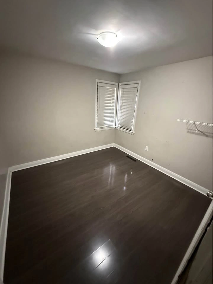 4 Beds 2 Baths - House - photo 2