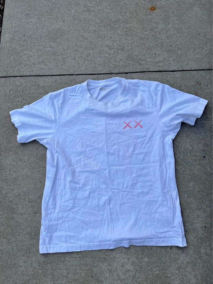 Kaws x Uniqlo tee