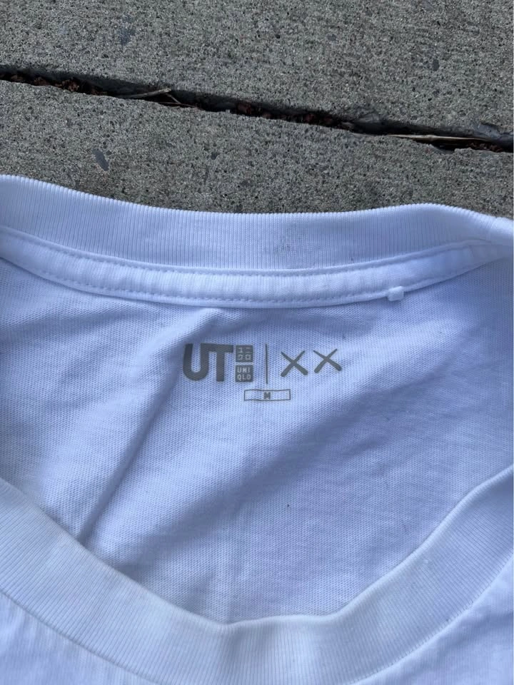 Kaws x Uniqlo tee - photo 3