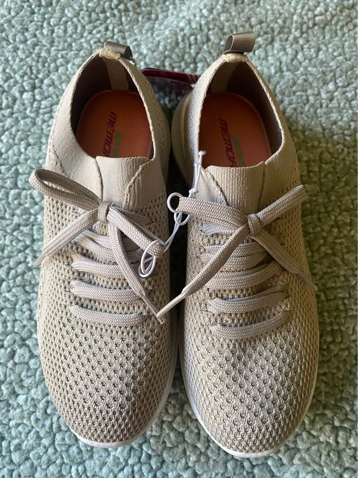 NEW WOMENS SKECHERS - photo 2
