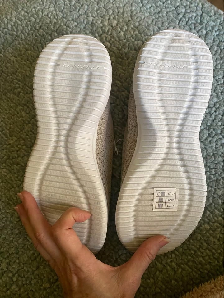 NEW WOMENS SKECHERS - photo 3