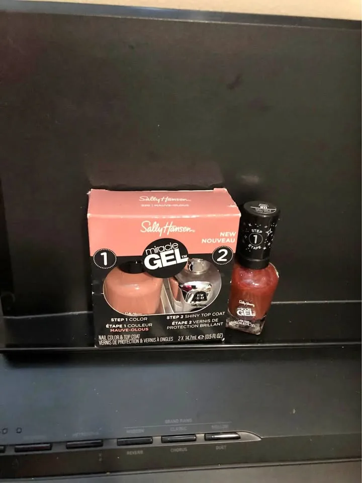 Extra Sally Hansen Miracle Gel Nail Polish (New) thumbnail