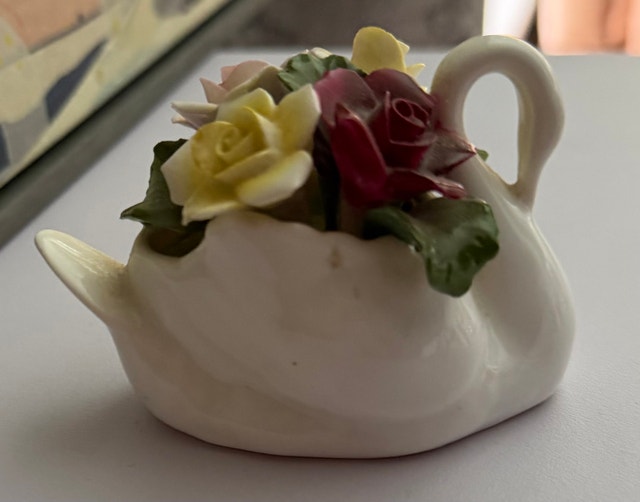 Swan Figurine Hand made china - photo 3