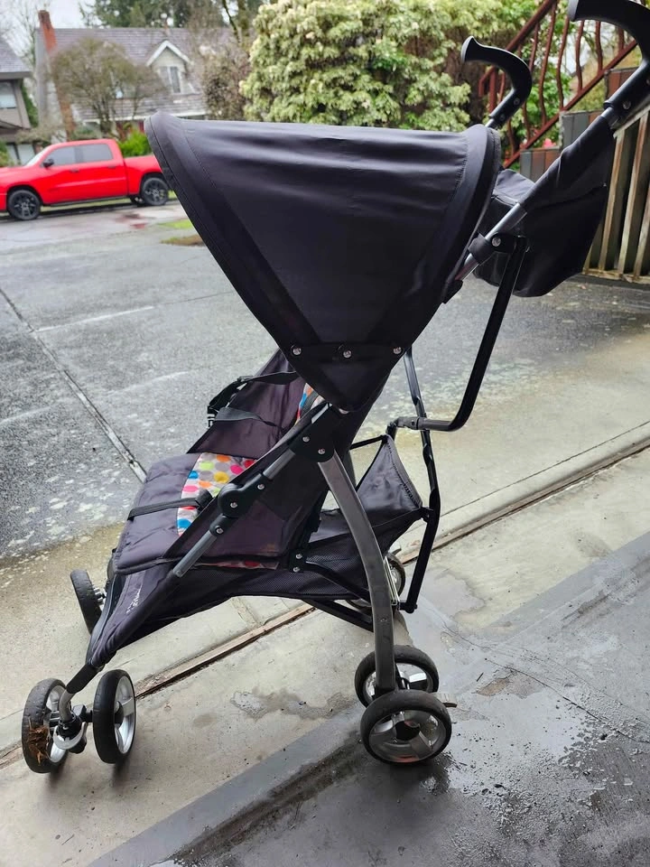 JJ Cole Giggle Baby Stroller - photo 4