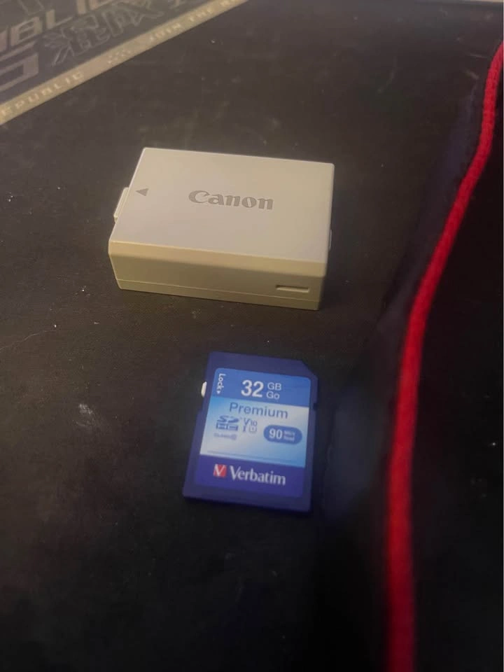 Canon EOS REBEL T11 with battery and 32GB SD - photo 4