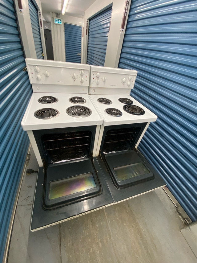 Slightly Used Electric Stoves - photo 2