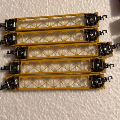 5 N-Scale Trailer Train Well Cars w/ Containers - photo 3