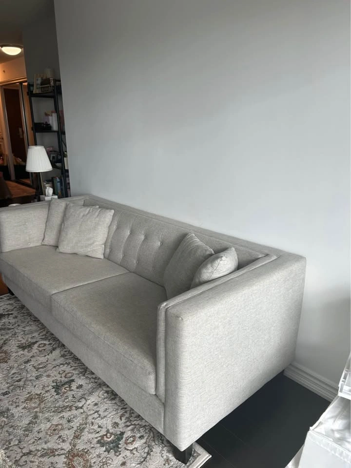 Like-new couch for sale - photo 3