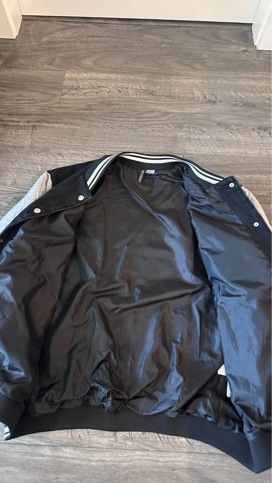 H&M Divided Dayclub Collective Varsity Jacket Small - photo 3