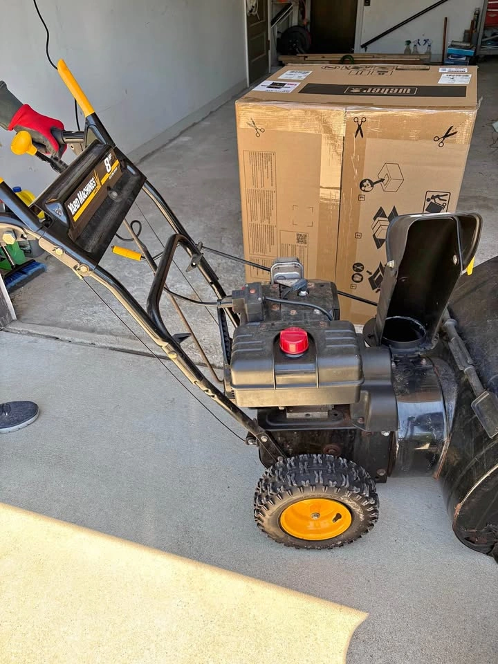 Yard Machines by MTD 8HP 24” Snow Thrower