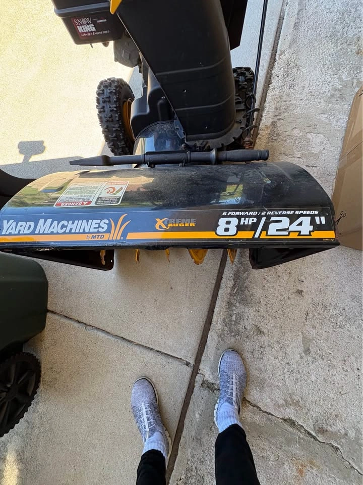 Yard Machines by MTD 8HP 24” Snow Thrower - photo 3