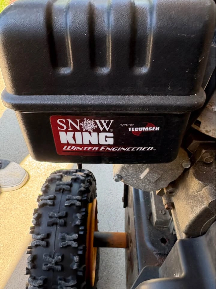Yard Machines by MTD 8HP 24” Snow Thrower - photo 4