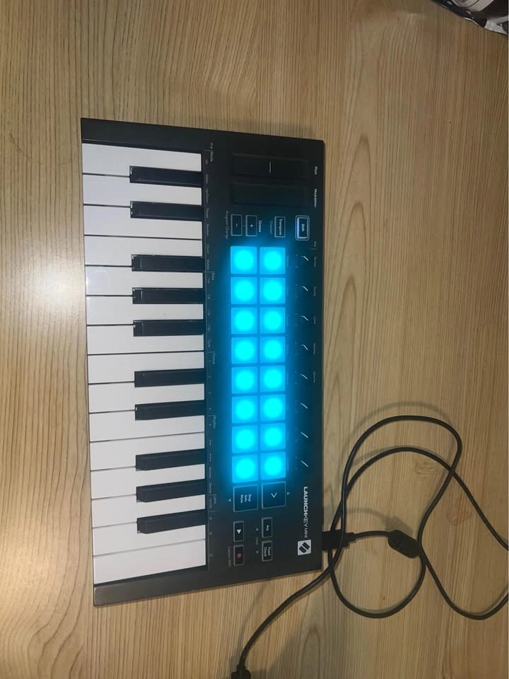 Novation MK3 Launchkey Mini - photo 2