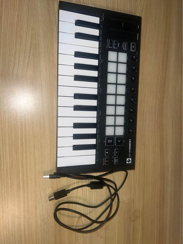 Novation MK3 Launchkey Mini - photo 3