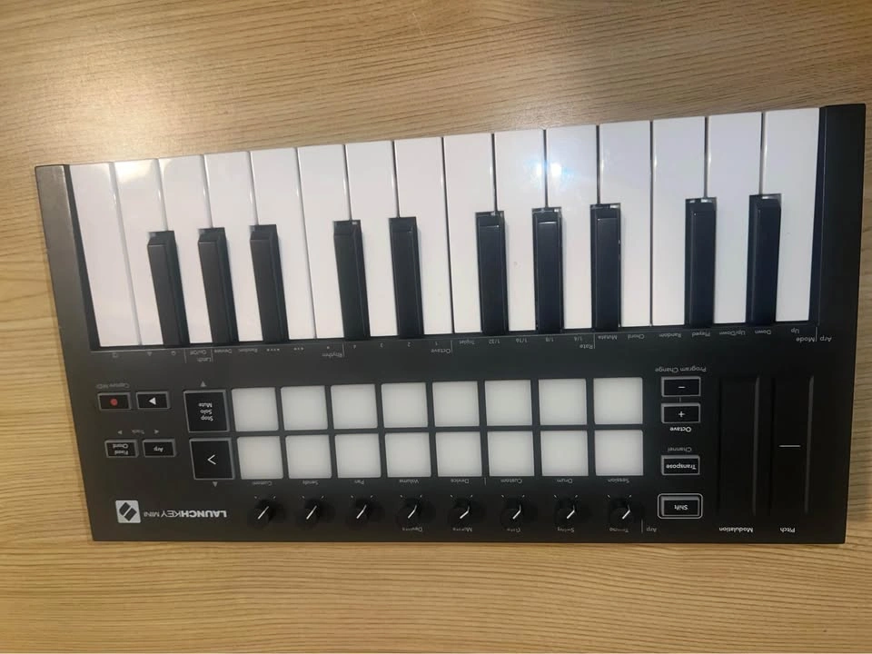Novation MK3 Launchkey Mini - photo 4