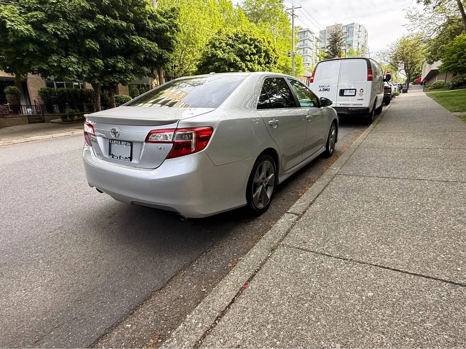 2013 Toyota Camry SE V6 - photo 5