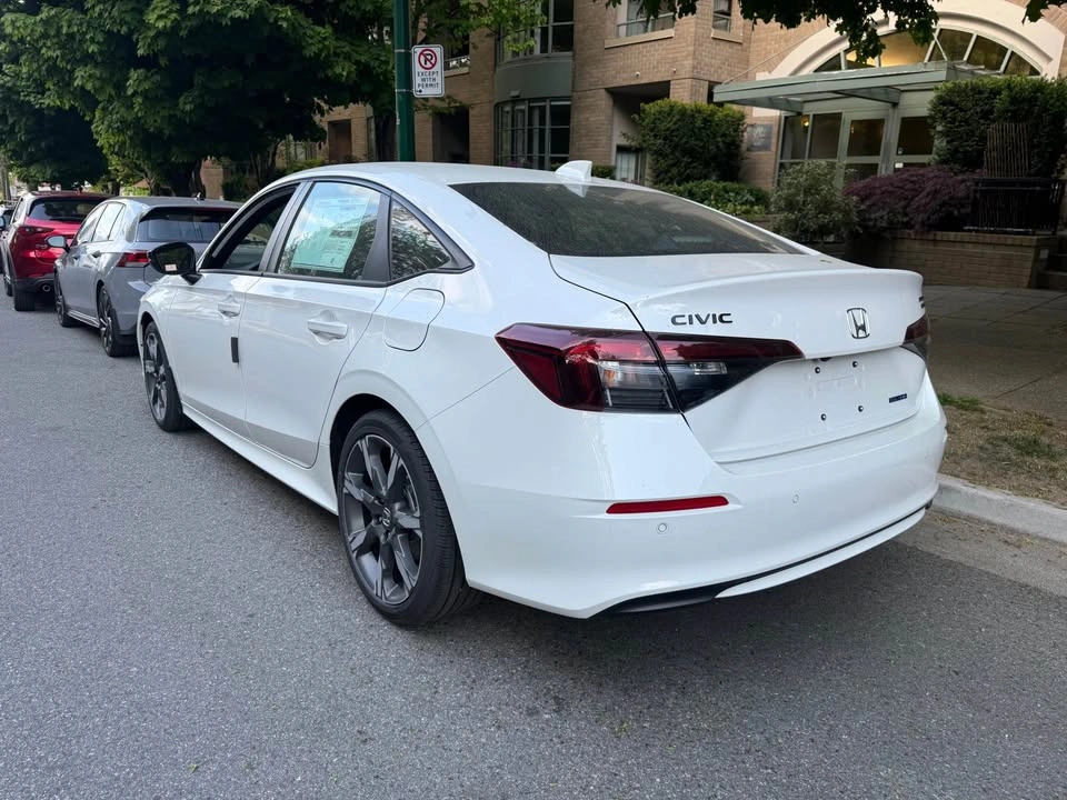 2026 Honda Civic Touring Hybrid - photo 3