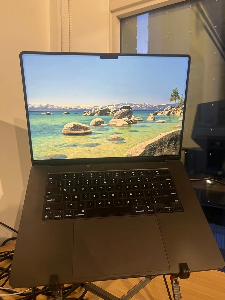 MacBook Pro 16 inch Space Black M4 Pro 24GB/512GB - photo 2