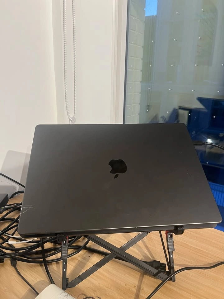 MacBook Pro 16 inch Space Black M4 Pro 24GB/512GB - photo 3