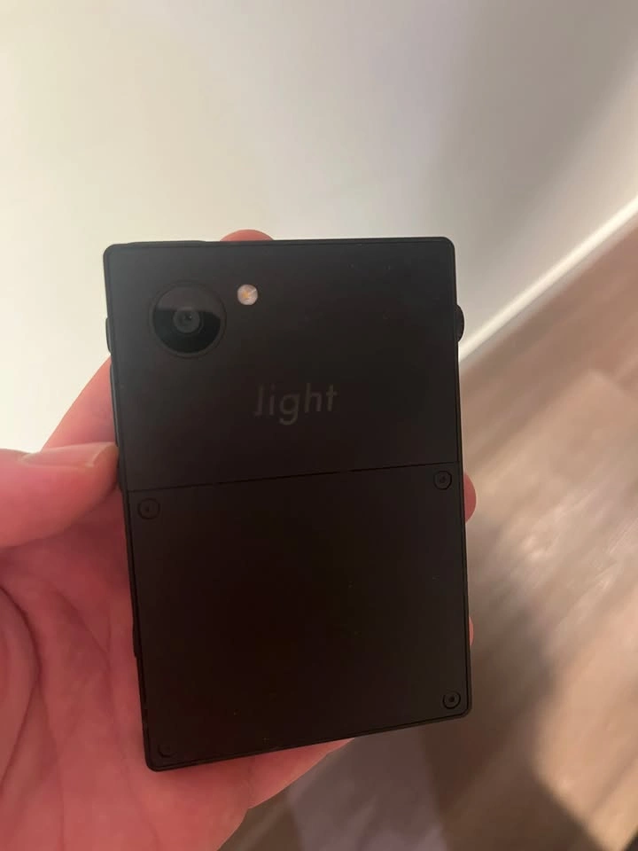 Light Phone III - photo 2
