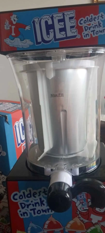 ICEE Slushie Maker - photo 3